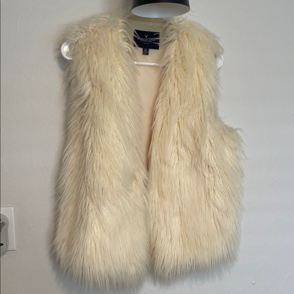 American Eagle Outfitters Cream Faux Fur Vest